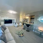 Panoramic Luxurious Waterfront One Bedroom Apartment With Miami Skyline View Free Parking 5Min Drive To Miami Beach