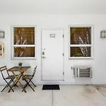 Tranquil Retreat, Comfortable Condo In Miami Beach