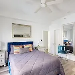 Beach Snug