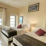 Deluxe Studios And Apartments At The Shelborne