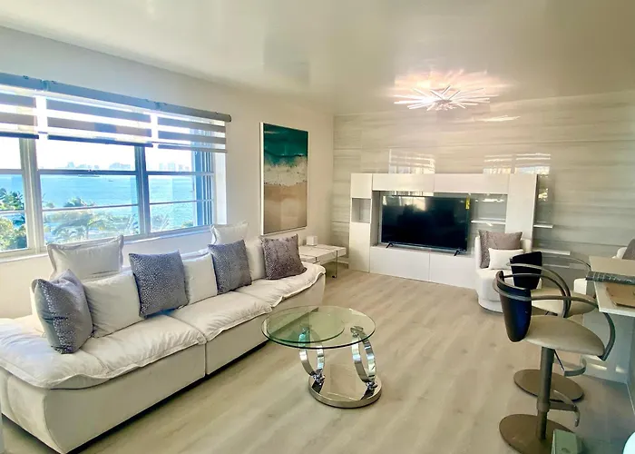 Panoramic Luxurious Waterfront One Bedroom Apartment With Miami Skyline View Free Parking 5Min Drive To Miami Beach