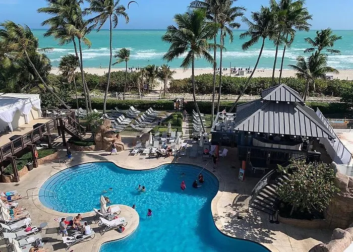 Miami Beach Oceanfront- Pool Bar & Gym & Spa