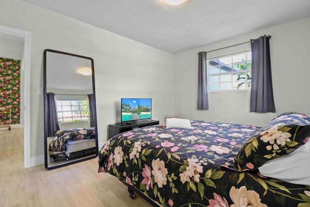 Holiday home Treasure Island - Modern Miami House 3 Bedroom & 2 Bathroom