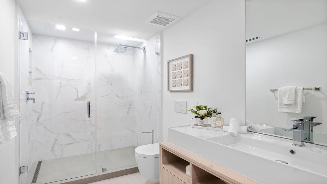 3 Bedroom Private At Roney Palace -641 * Miami Beach