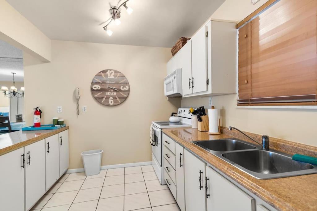 Spacious 1 Bed, 5min Walk To The Beach! * Miami Beach
