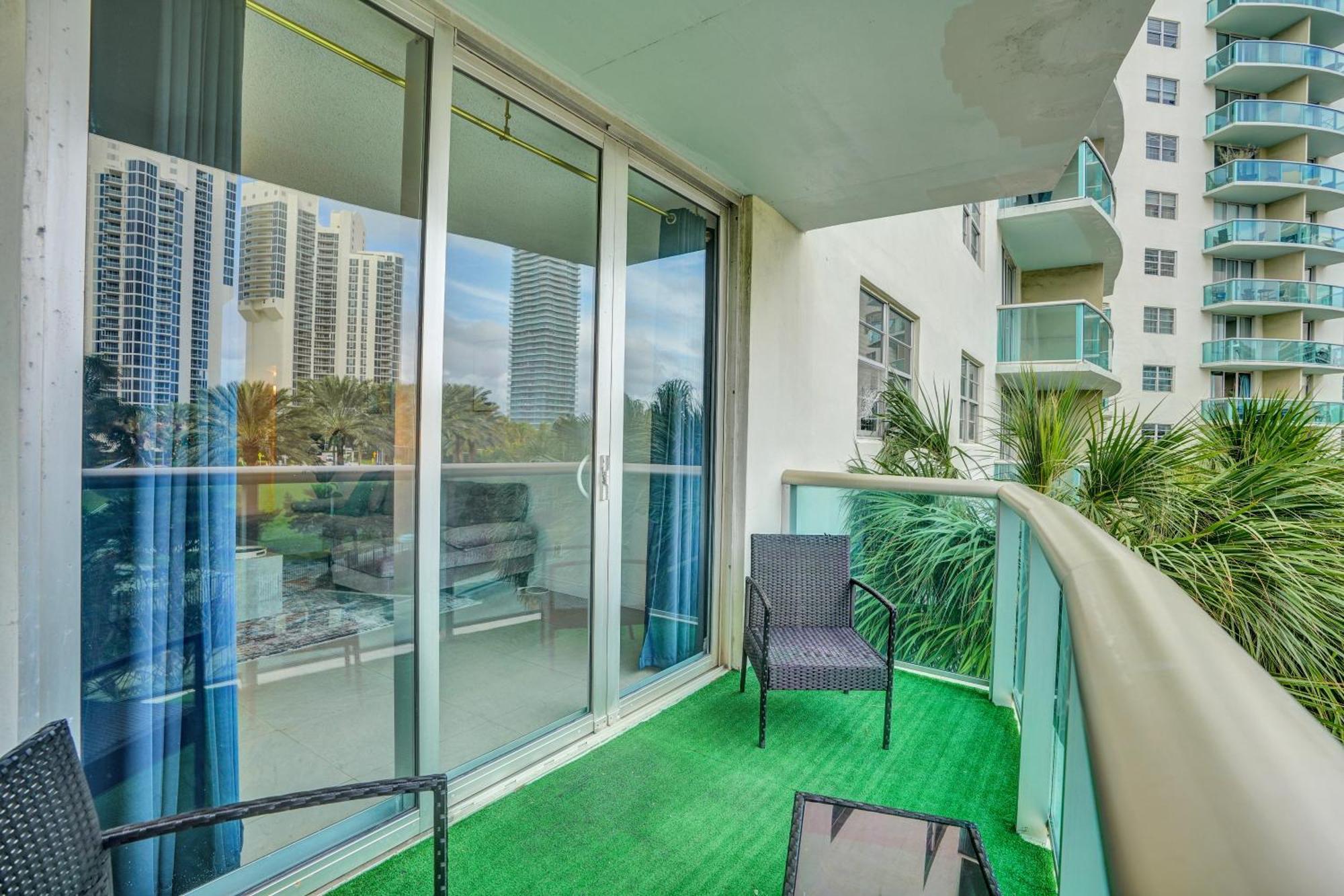 Ocean Reserve Luxury Across From Sunny Isles Miami Beach