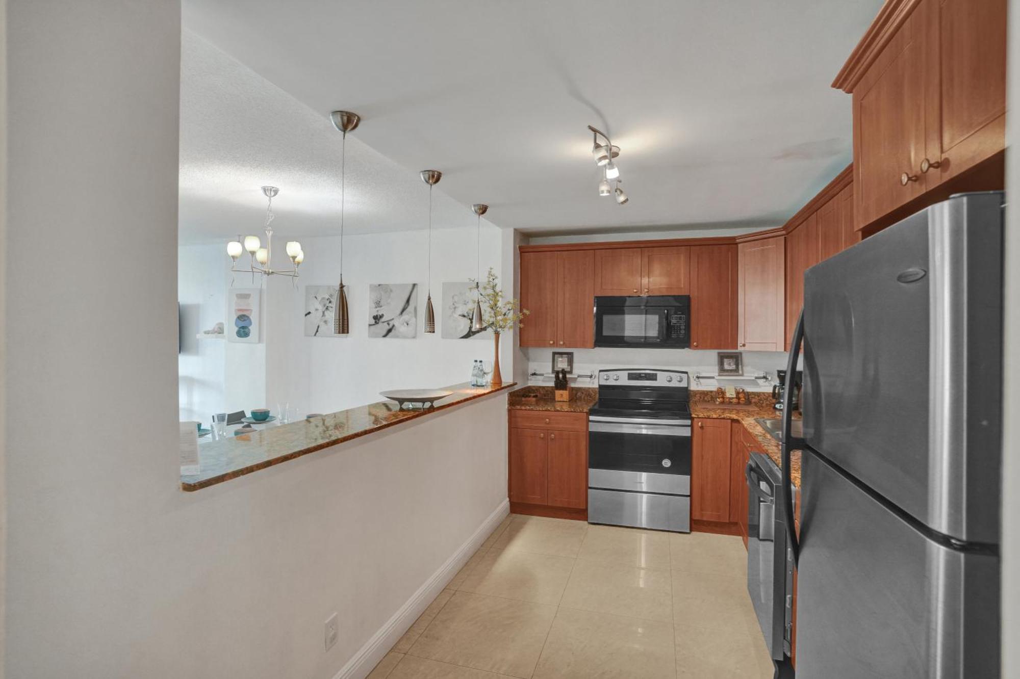 Ocean Reserve Luxury Across From Sunny Isles Miami Beach