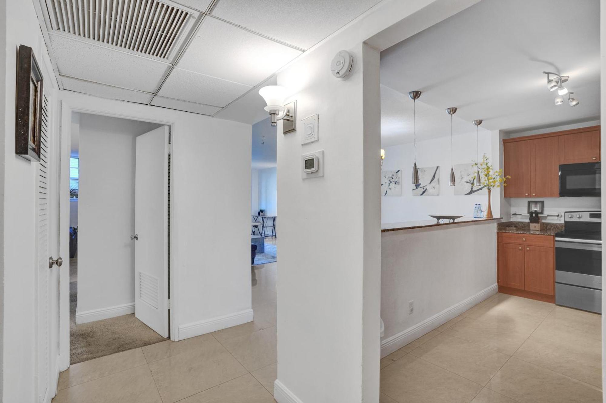 Ocean Reserve Luxury Across From Sunny Isles *