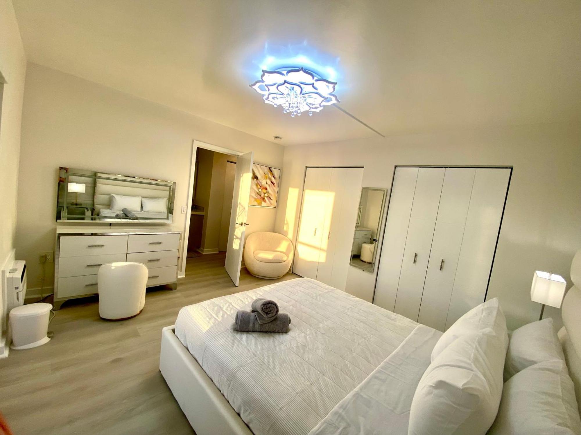 Panoramic Luxurious Waterfront One Bedroom With Miami Skyline View Free Parking 5min Drive To Miami * Miami Beach