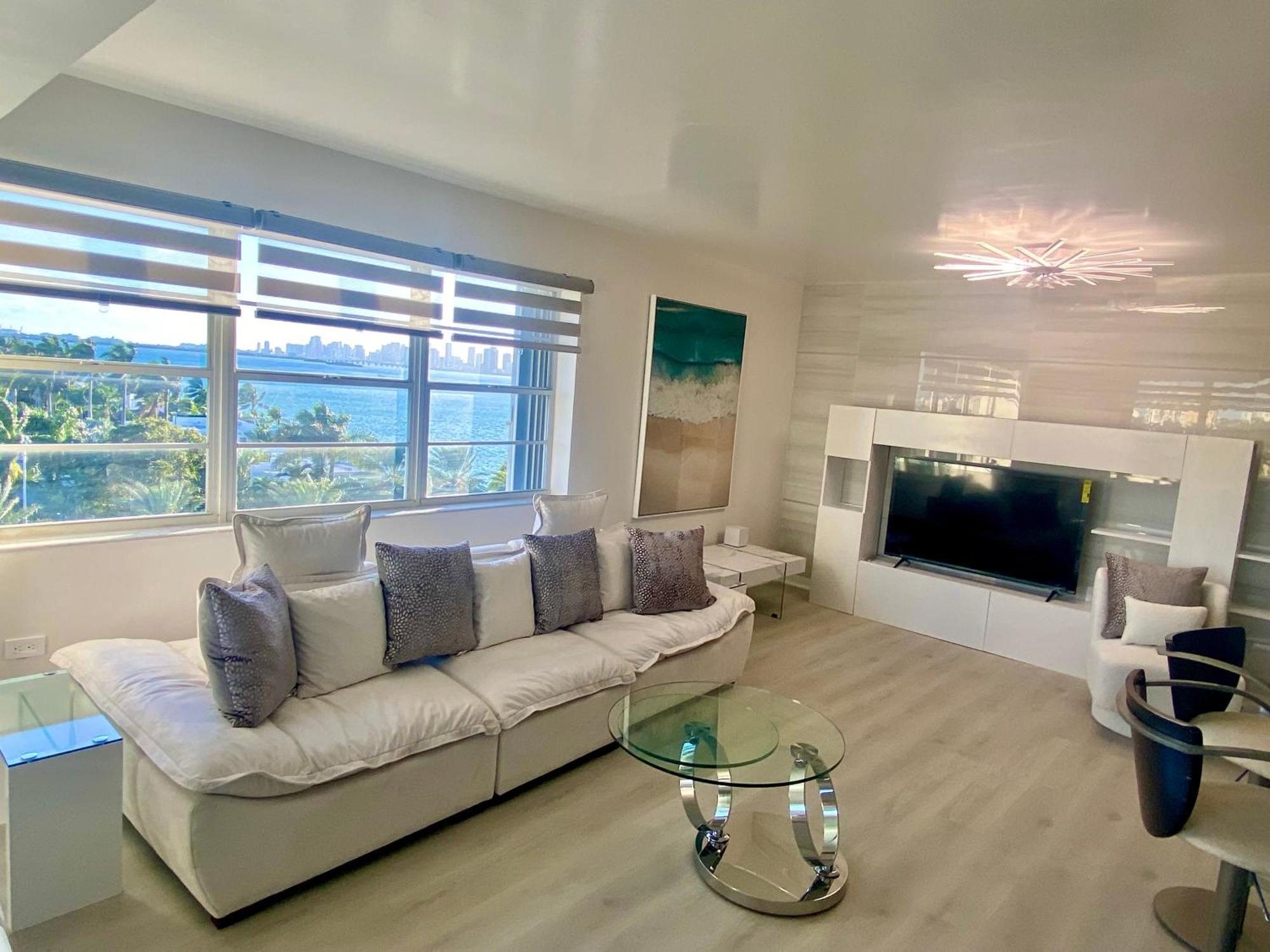 Panoramic Luxurious Waterfront One Bedroom With Miami Skyline View Free Parking 5min Drive To Miami * Miami Beach