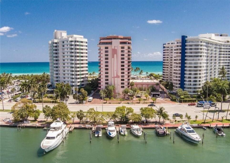 Miami Oceanfront- Pool Bar & Gym & Apartment Miami Beach