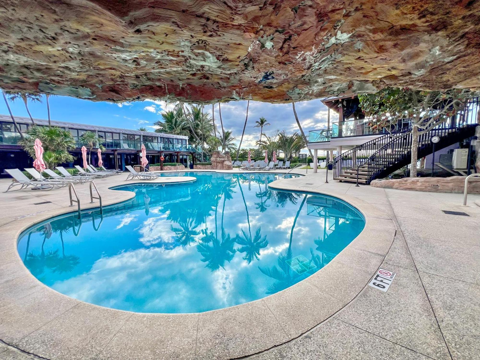 Apartment Miami Oceanfront- Pool Bar & Gym & *
