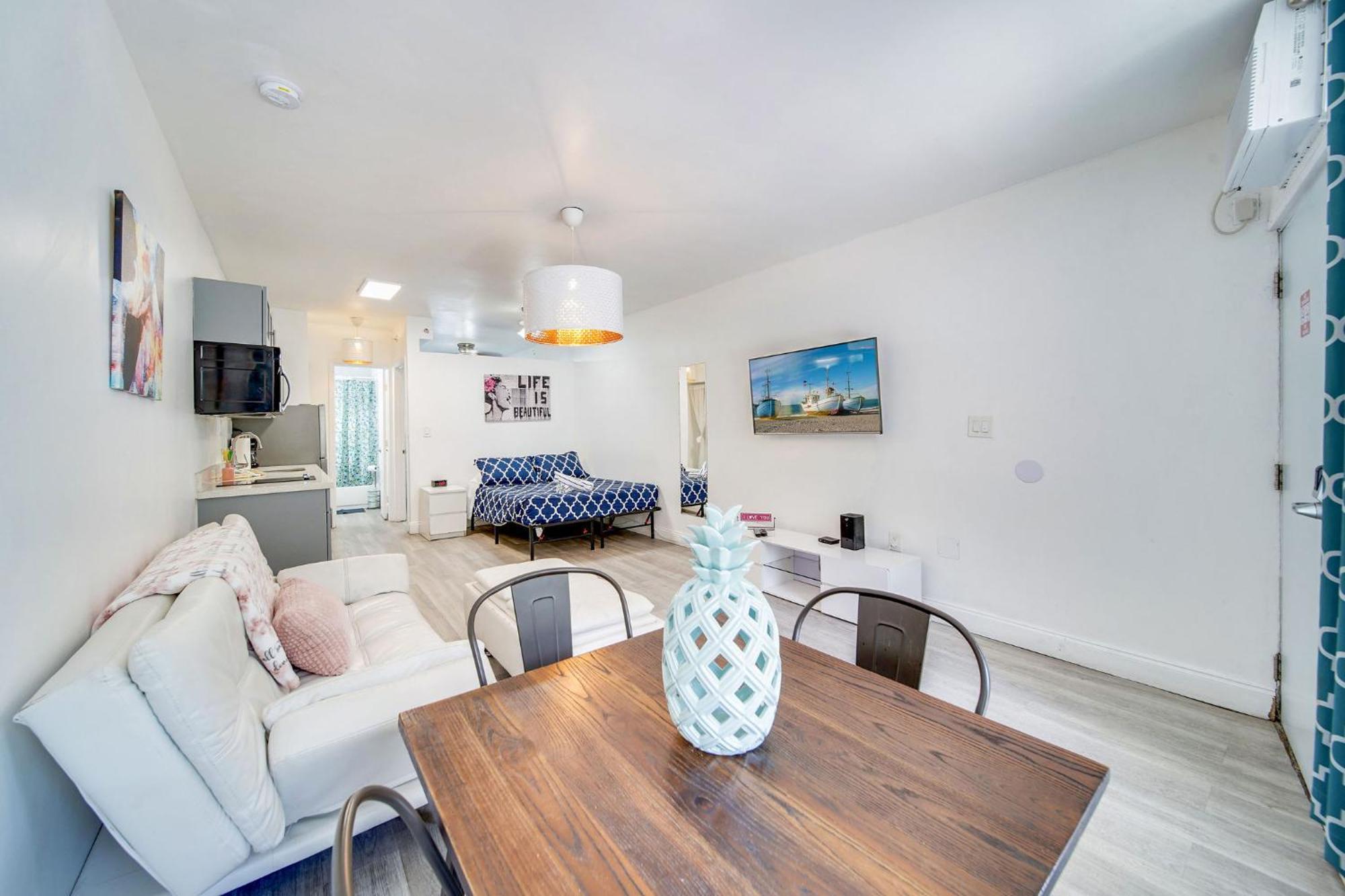 Apartment Beachside 1 B/r, W/2 Queen Beds, Ocean Drive Sobe *