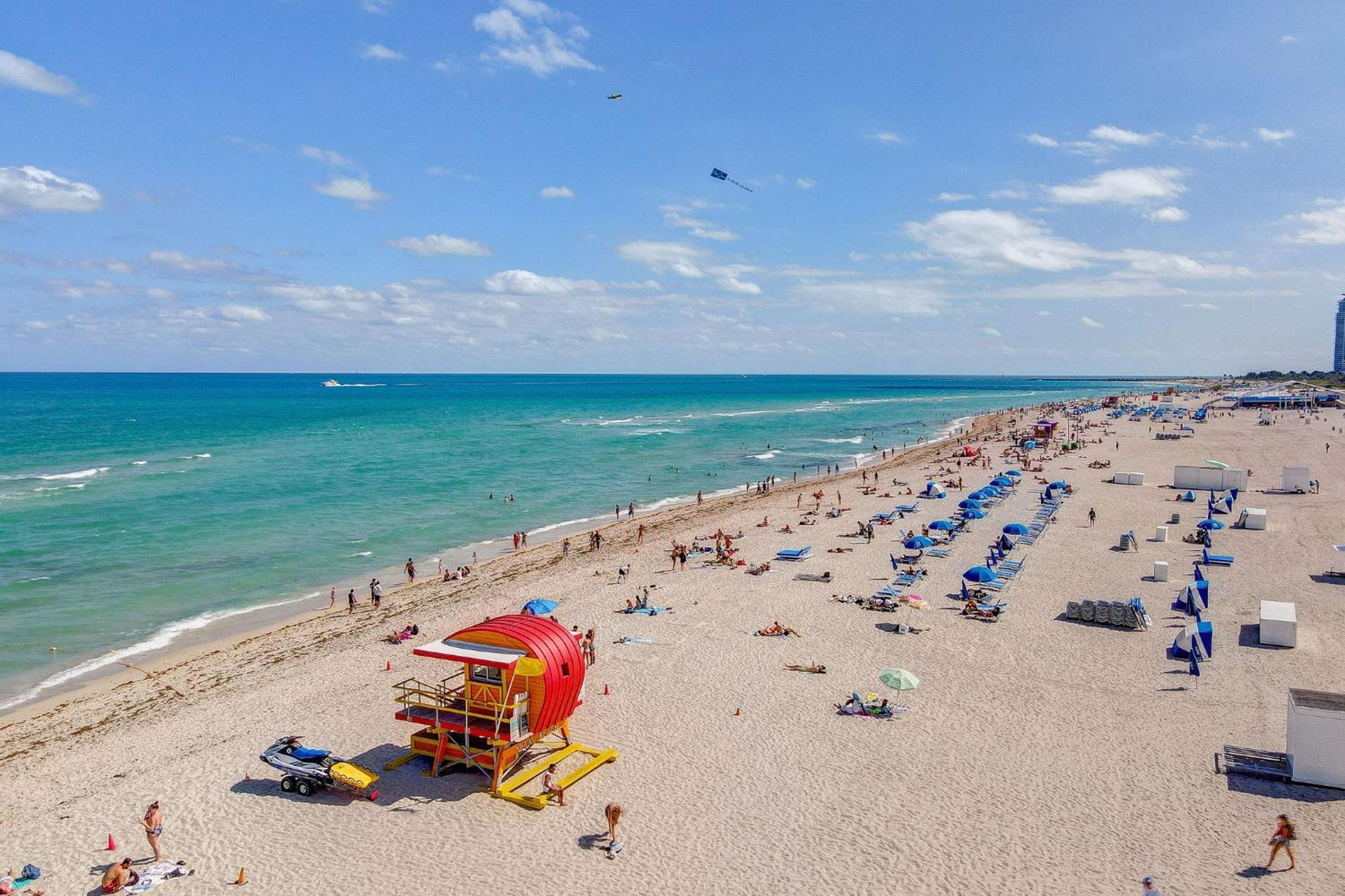 Beachside 1 B/r, W/2 Queen Beds, Ocean Drive Sobe