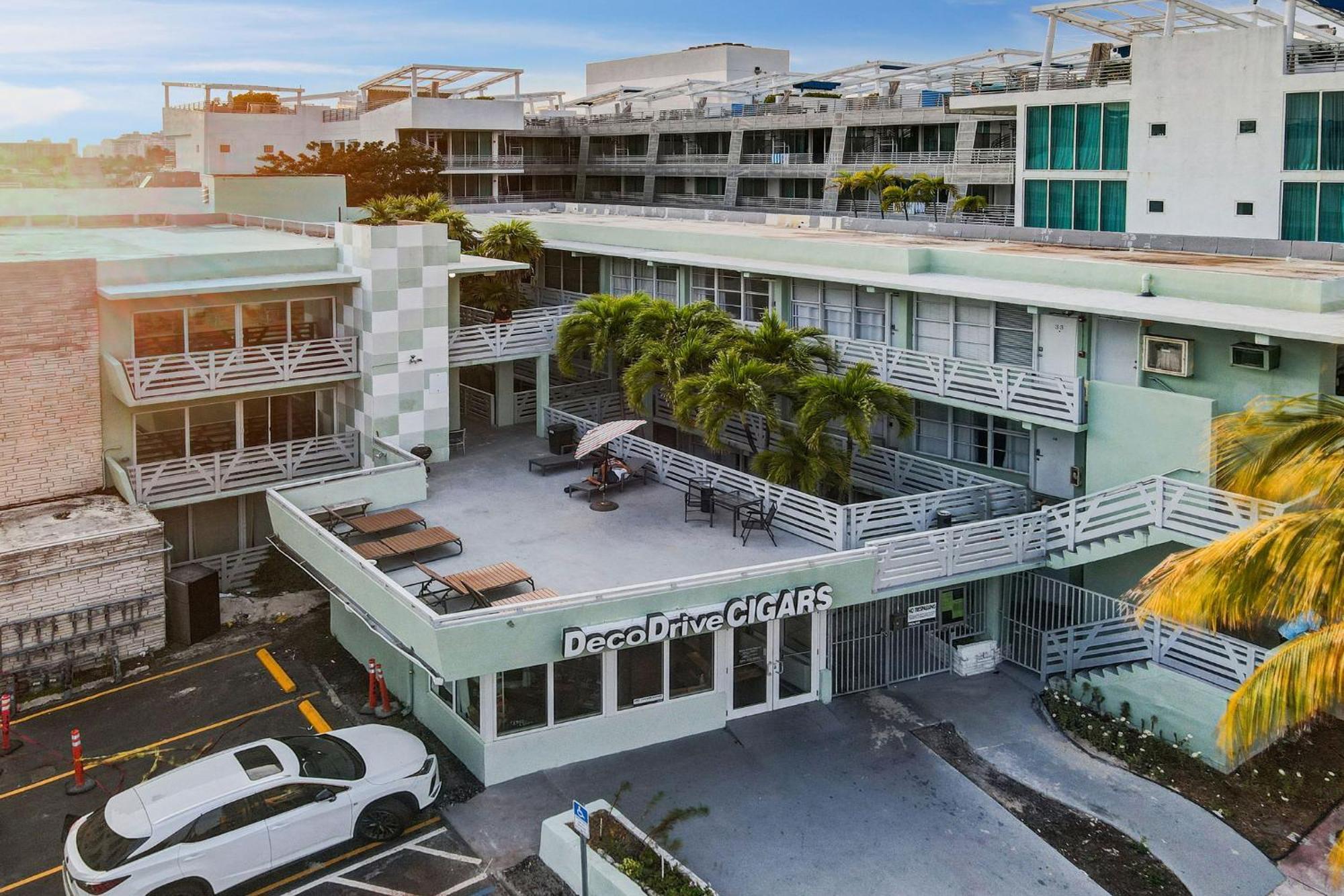Apartment Beachside 1 B/r, W/2 Queen Beds, Ocean Drive Sobe