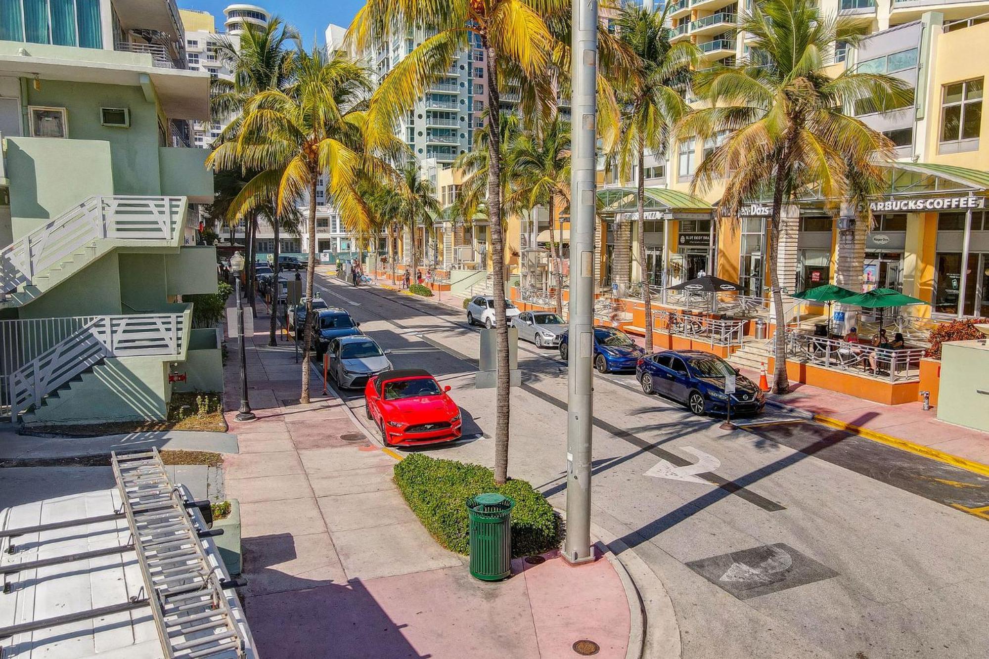 Beachside 1 B/r, W/2 Queen Beds, Ocean Drive Sobe Miami Beach