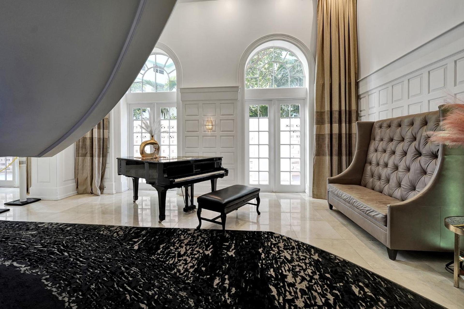 Adorable 2 Bedroom Service 904 Apartment Miami Beach