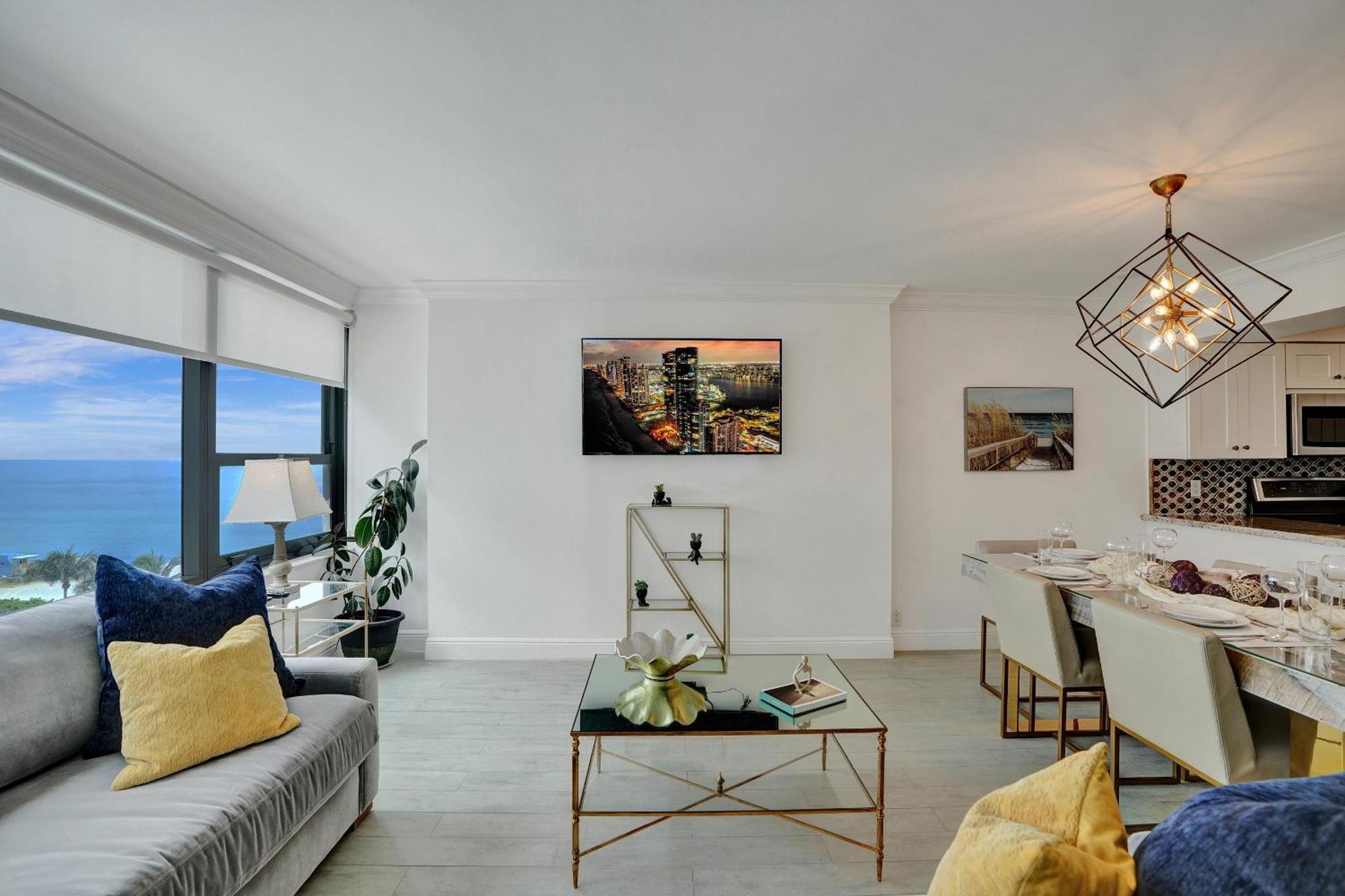 Adorable 2 Bedroom Service 904