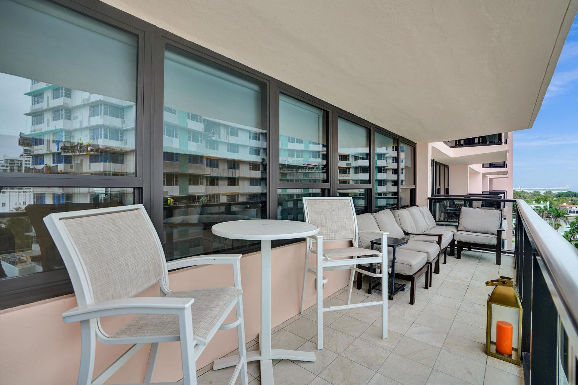 Adorable 2 Bedroom Service 904 Apartment *