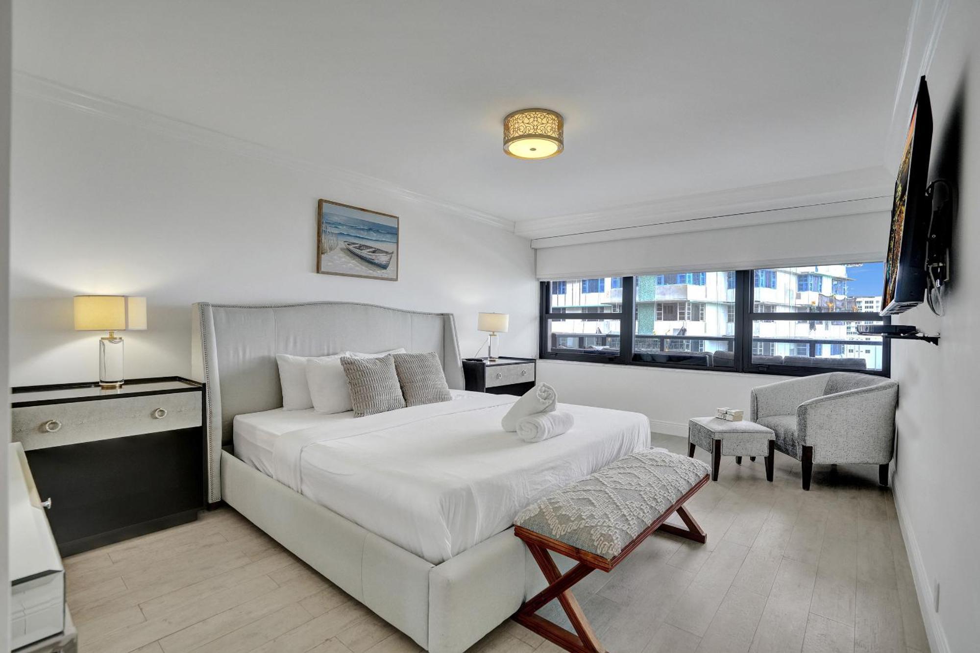 Adorable 2 Bedroom Service 904 Apartment *