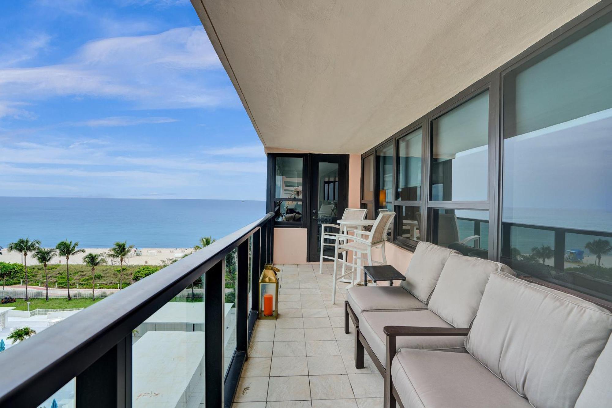 Adorable 2 Bedroom Service 904 *
