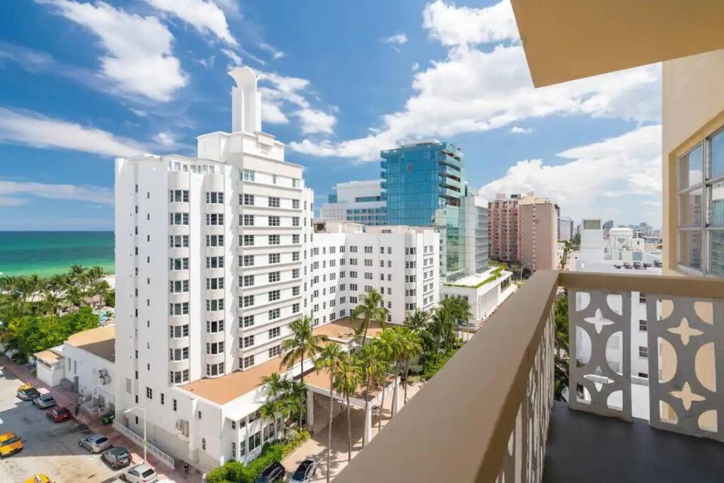 Apartment 1203- Modern 1br & 2ba With Balcony *