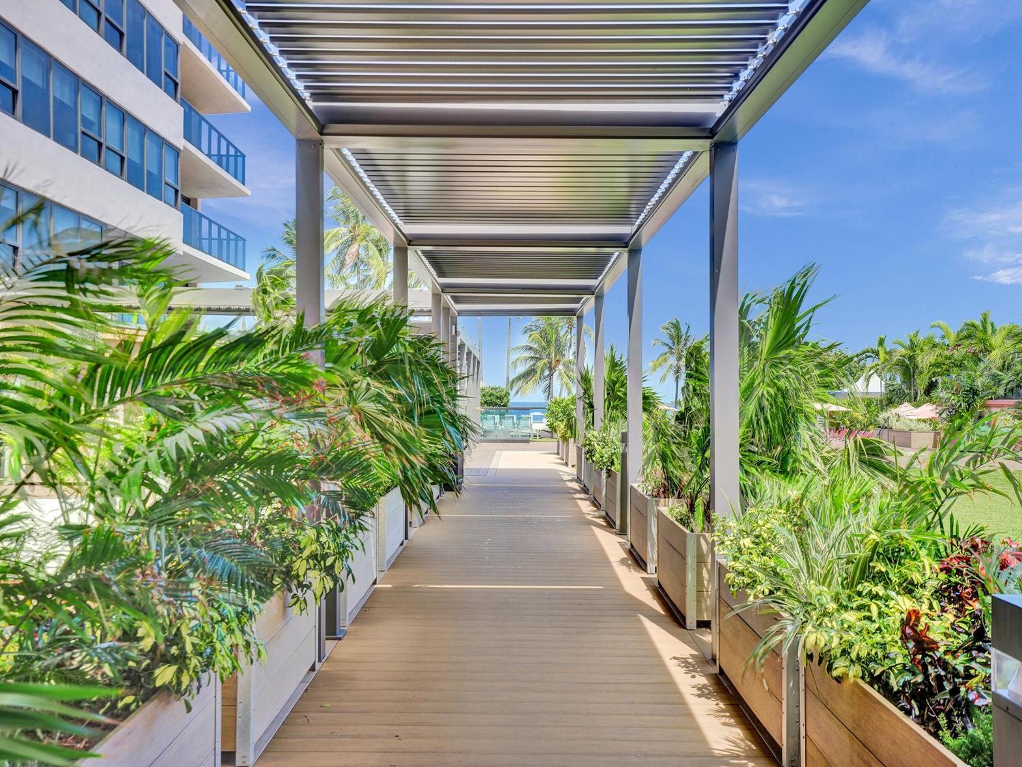 High Floor Adorable 2 Bedroom 1606 *