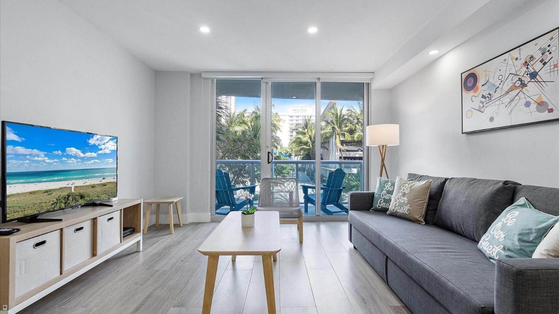 Ocean Reserve Luxury Across From Sunny Isles Apartment