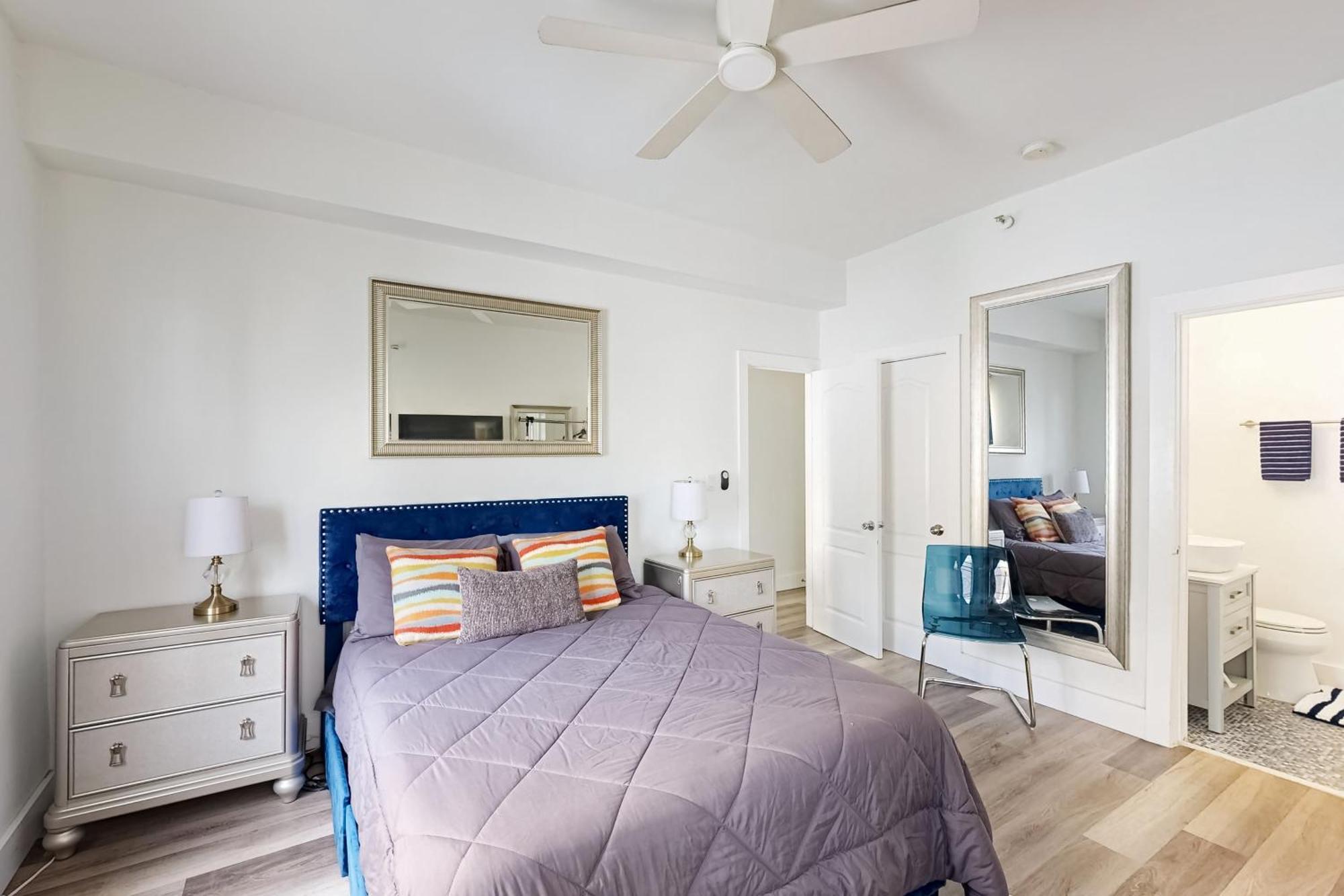 Snug * Miami Beach