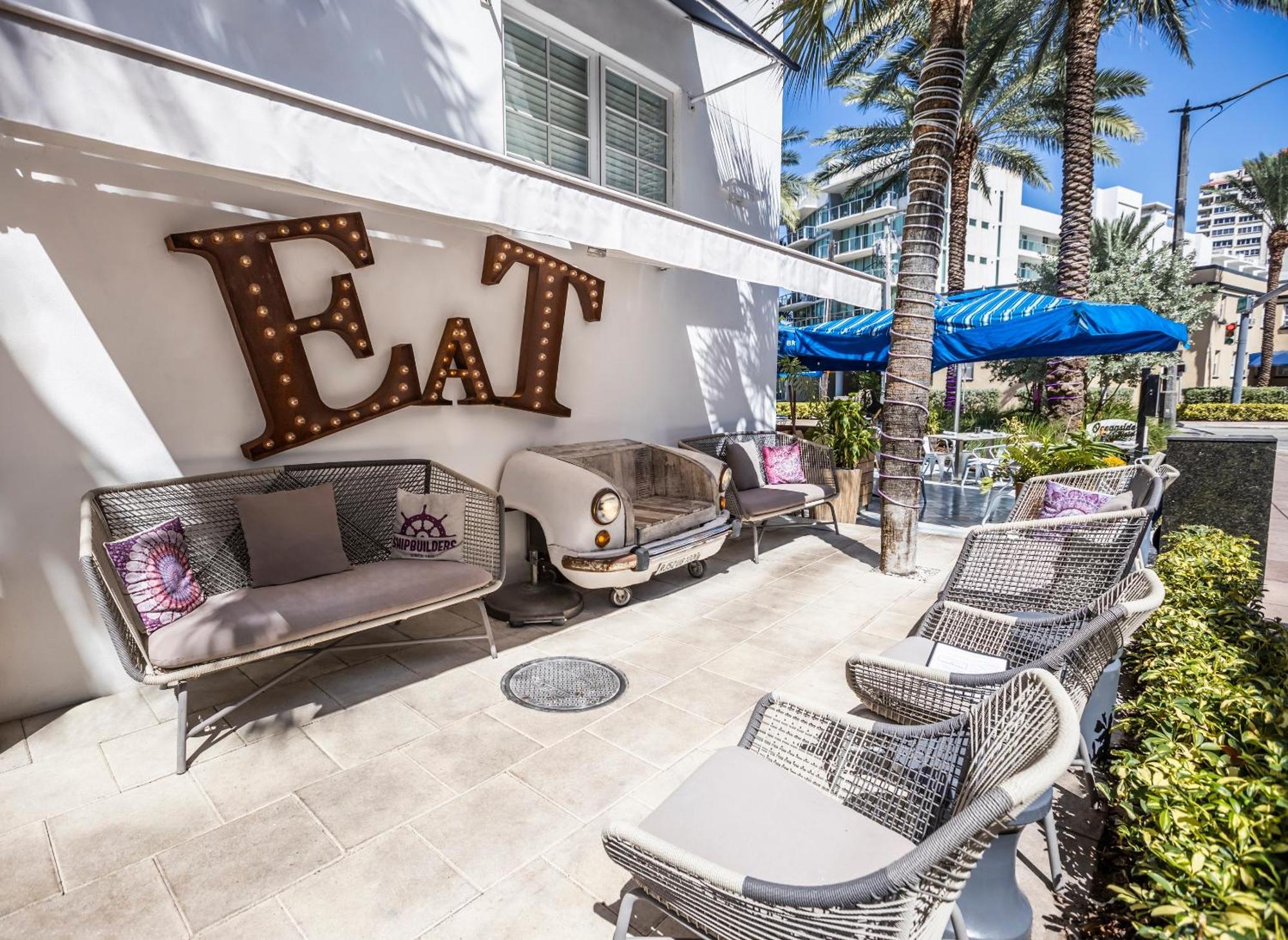 Oceanside Hotel And Suites Miami Beach