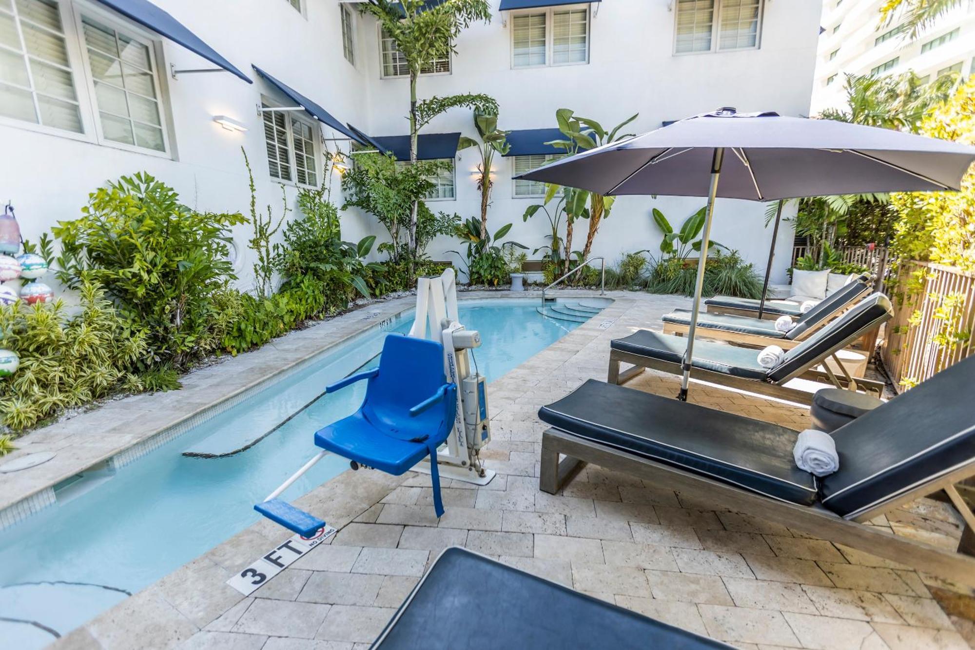 Hotel Oceanside Hotel And Suites