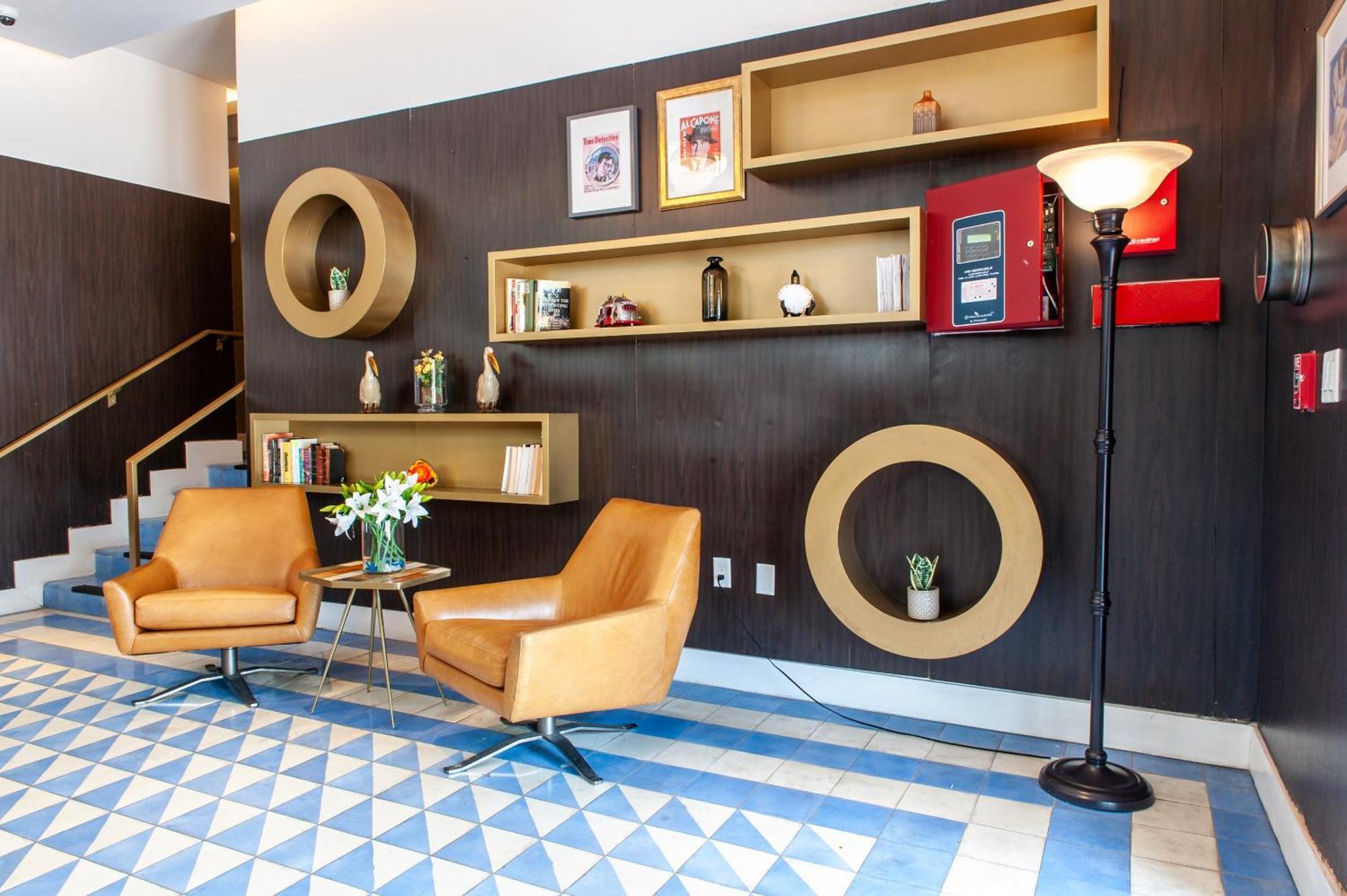Hotel Oceanside Hotel And Suites
