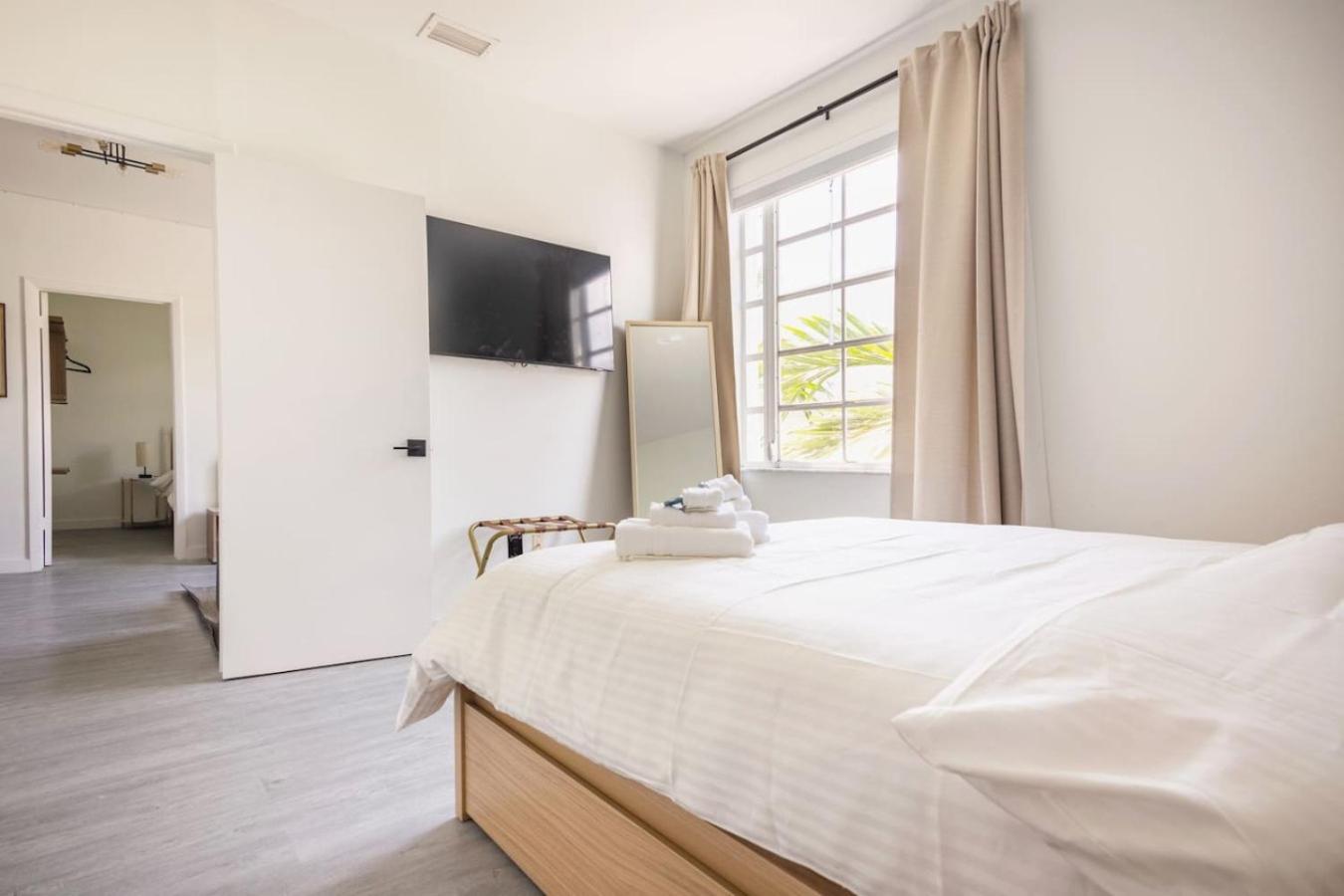 Holiday home 2 Bdr And 1 Bth Chic And Cozy On Collins Ave