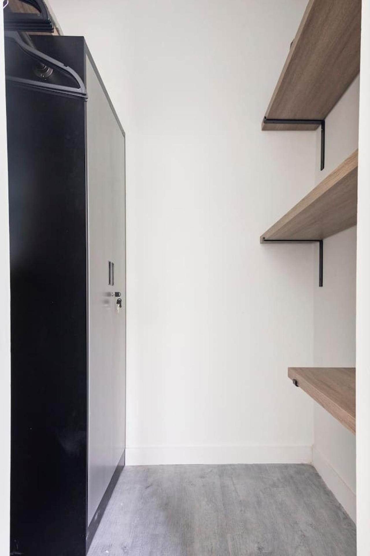 2 Bdr And 1 Bth Chic And Cozy On Collins Ave * Miami Beach