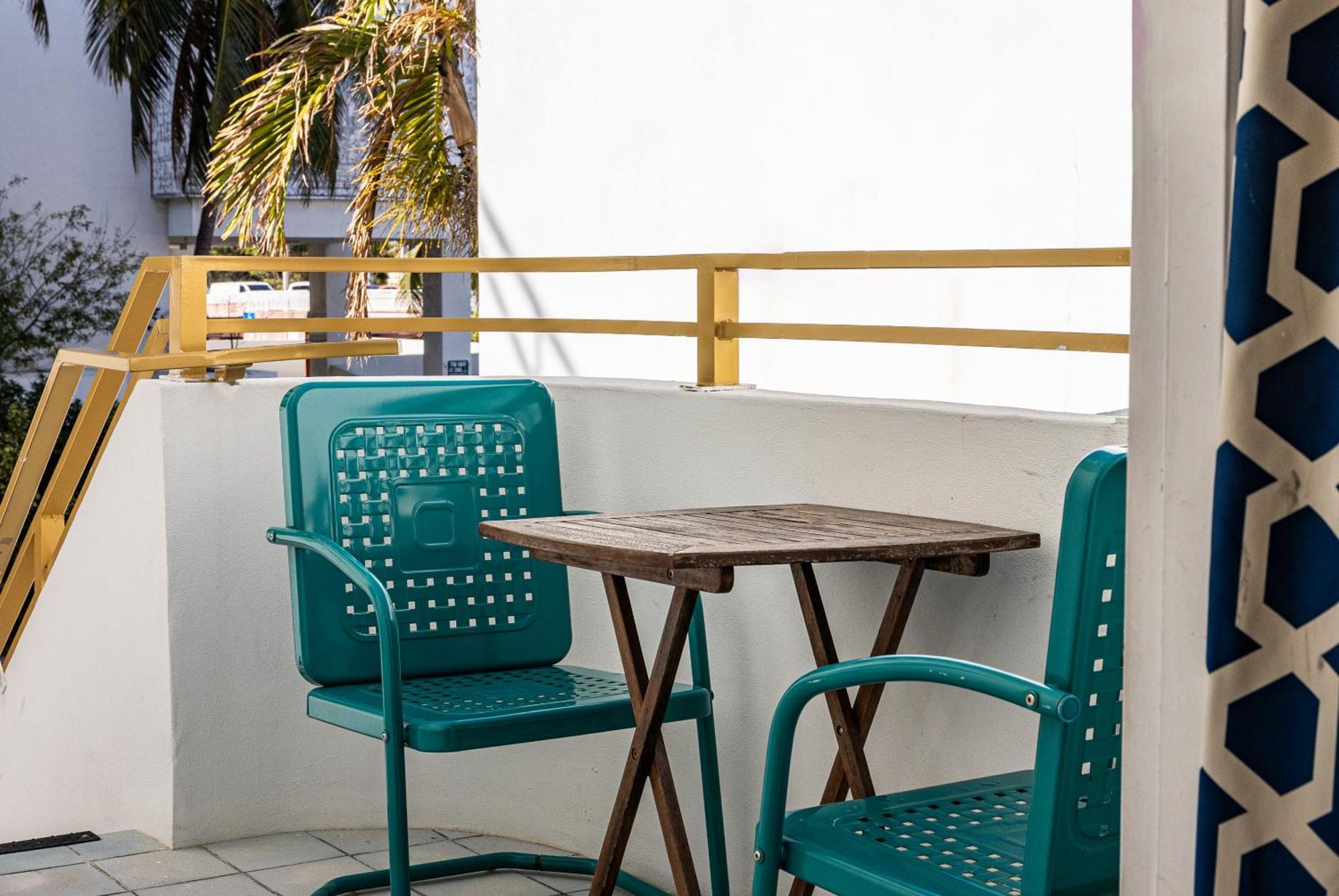 Oceanside Hotel And Suites Hotel