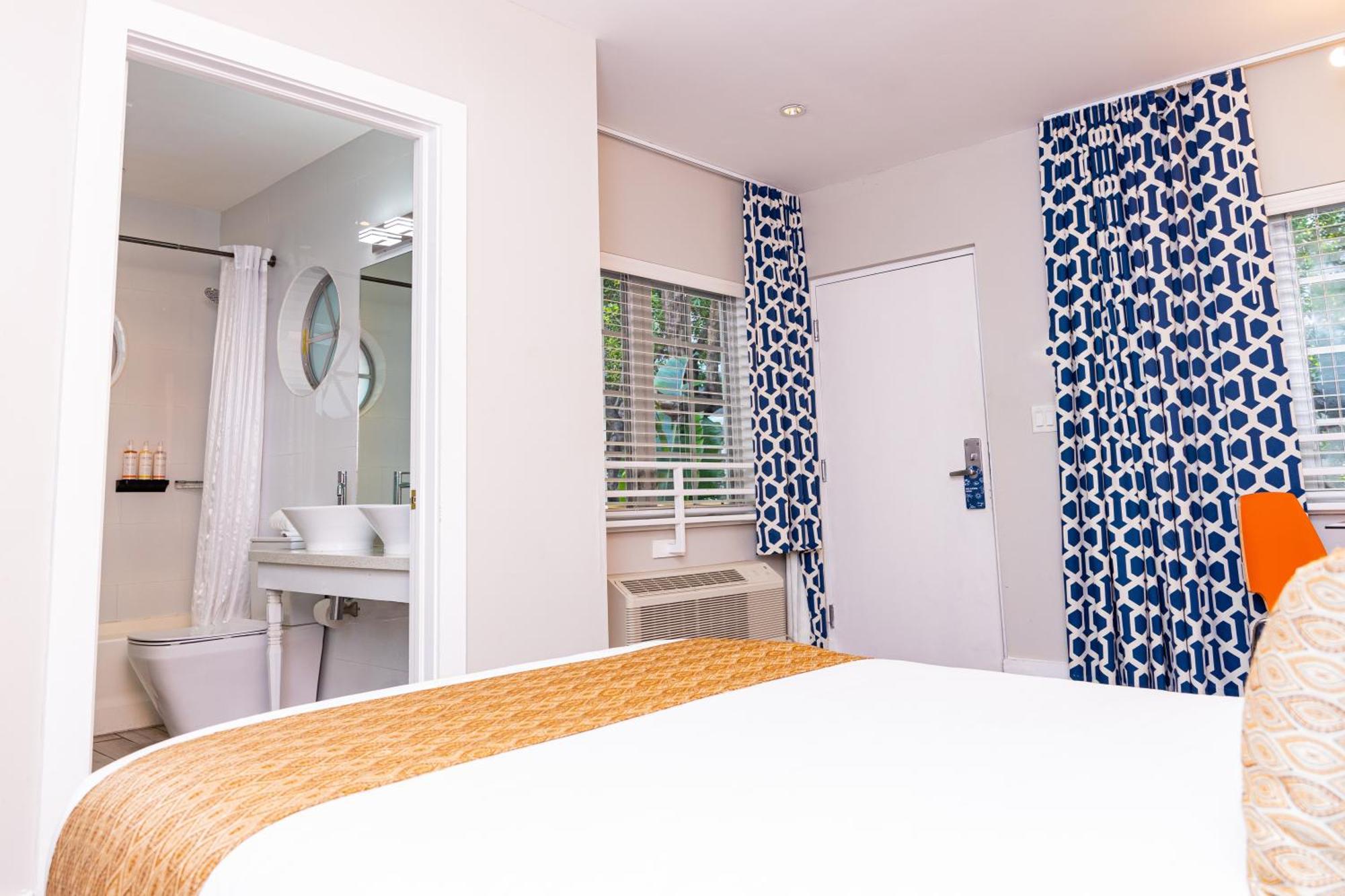 Oceanside Hotel And Suites