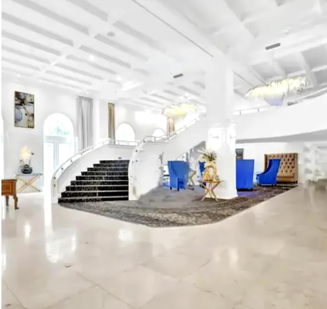Miami Oceanfront- Pool Bar & Gym &