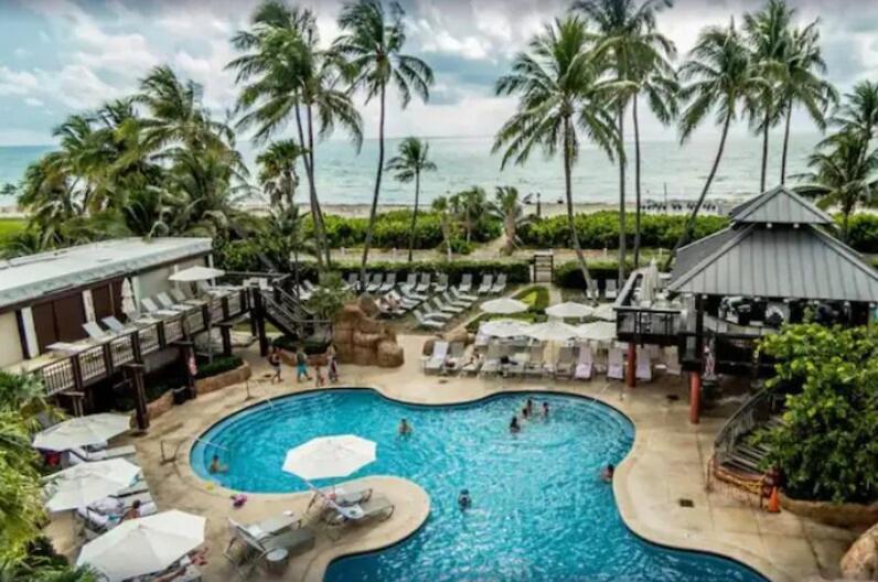 Apartment Miami Oceanfront- Pool Bar & Gym &