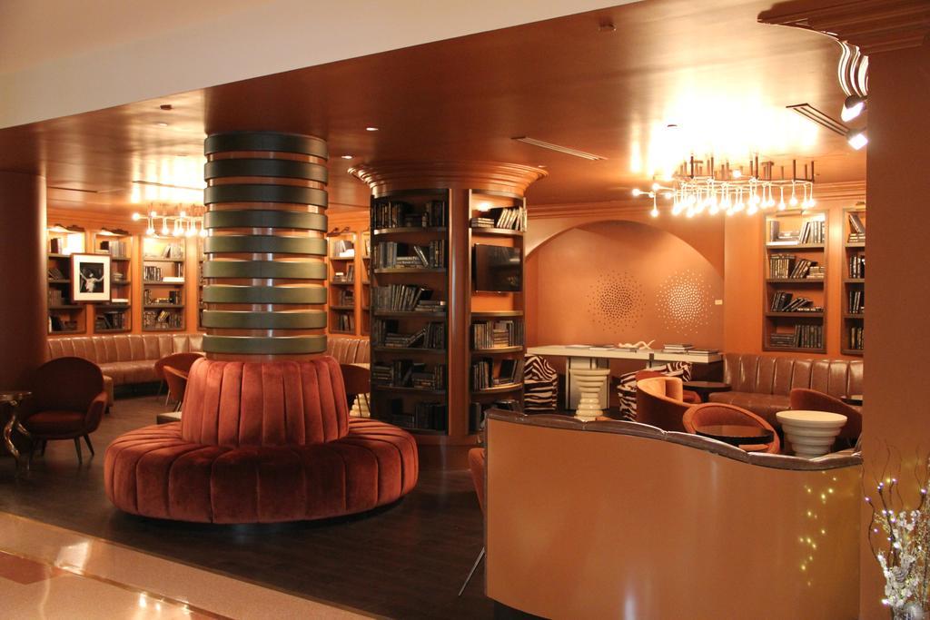 Deluxe And At The Shelborne Miami Beach