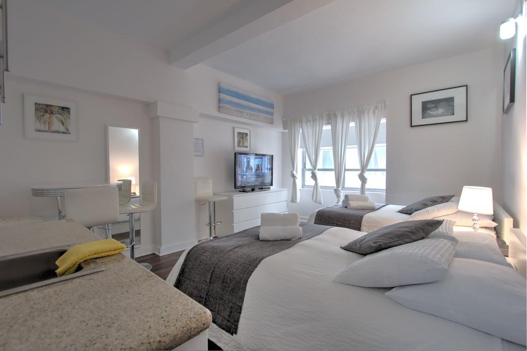 Deluxe And At The Shelborne Miami Beach
