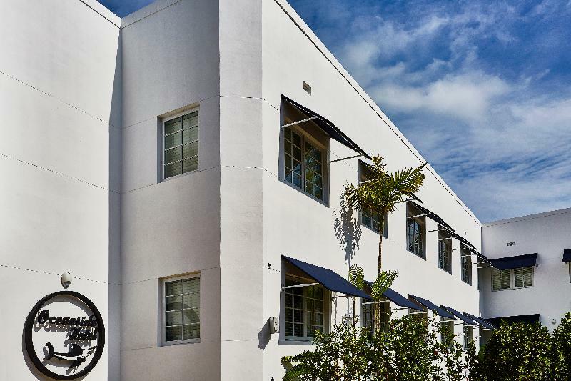 Oceanside Hotel And Suites