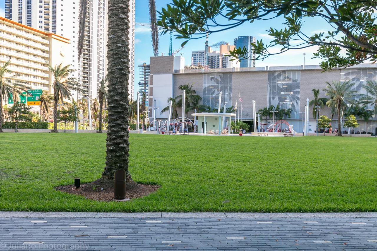 Ocean Reserve Luxury Across From Sunny Isles