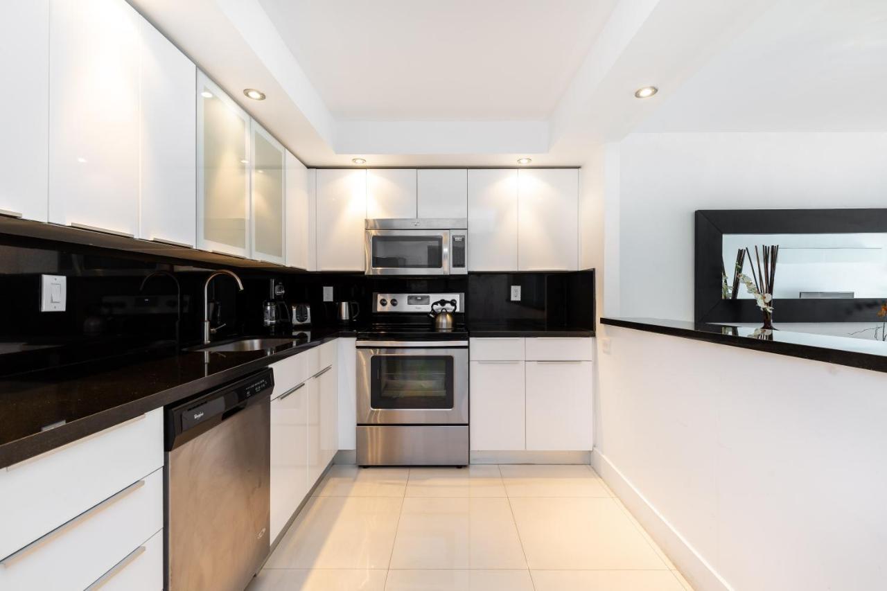 Ocean Reserve Luxury Across From Sunny Isles *