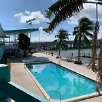 International Inn On The Bay