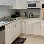 Beautiful Apartment Steps Away From The Beach