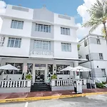 Chesterfield Hotel & Suites