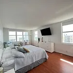 Pavilion Beach, Xl Balcony Suites