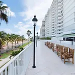 Pavilion Beach, Xl Balcony Suites