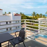 1 Bedroom With King Bed And Roof-Top Pool And Bar C503