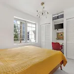 Palm-Fringed Paradise In South Beach